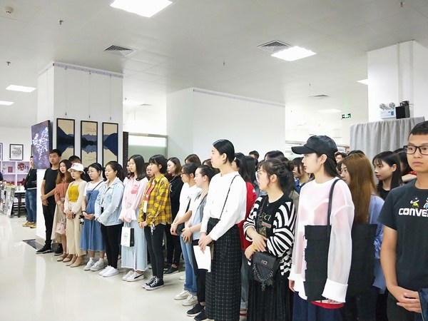 毕业展照片.jpg 毕业展照片.jpg