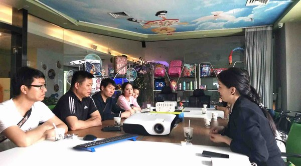 2018-5-24 365英国上市公司师生应邀赴郑州约克动漫公司参观学习.jpg